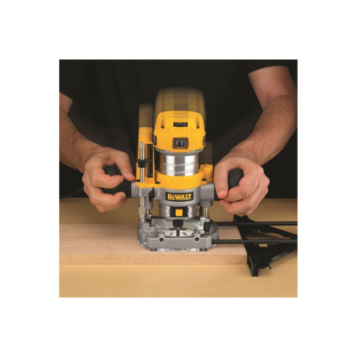 Фрезер DeWalt D26203
