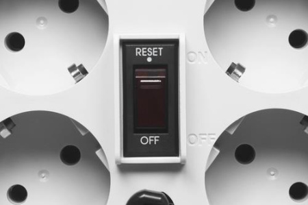 Стабилизатор напряжения Powercom TCA-1200